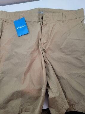 Columbia Men's Khaki Casual Chino Shorts